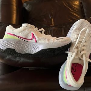 Nike Zoom X Invincible Run Flyknit Women’s running shoe